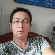 余巍