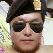 刘君华