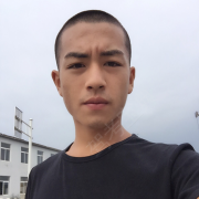 英俊的张教练