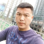 尹纯成