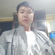 张德荣