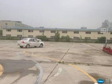 宏华驾校.