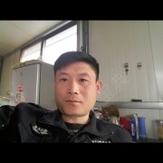 李伟