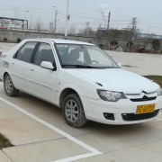 李伟