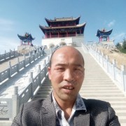 褚万利