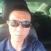 李伟