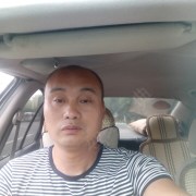 何伟