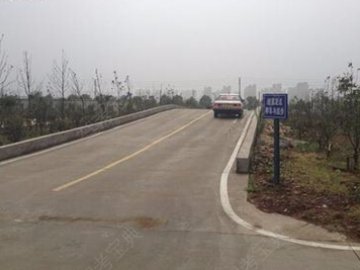 鸿运驾校