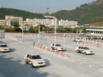 超越驾校