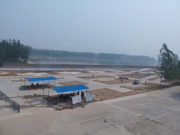洪易驾校.
