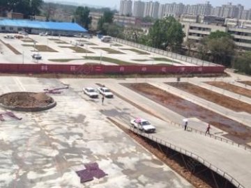 阳光驾校.