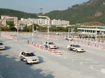 龙鑫驾校
