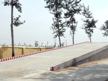 华政驾校