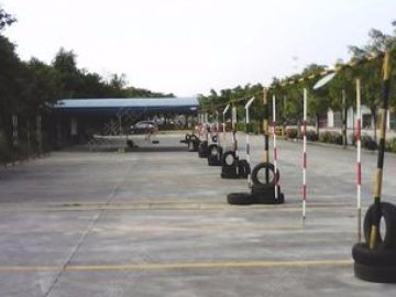 北华大学林驾校.