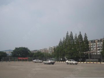 美驰驾校.