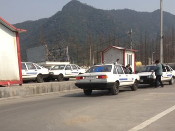 鸿达驾校