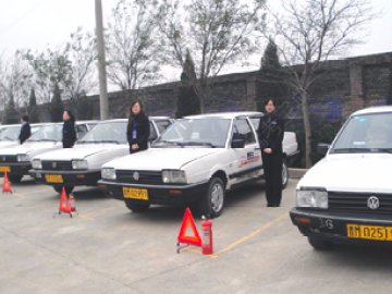舫阳驾校