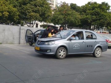 启帆驾校