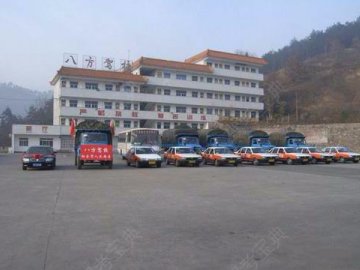 八方驾校
