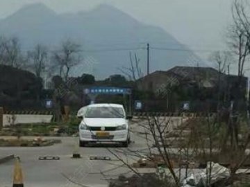 飞跃驾校.