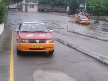 必就驾校