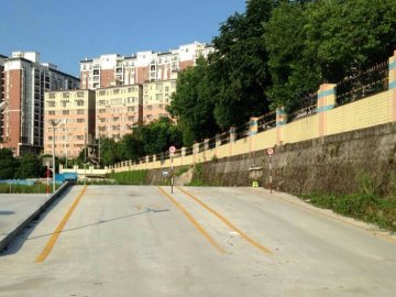 标峰驾校