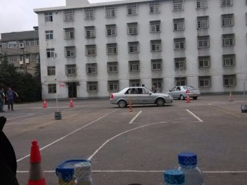 顺鑫驾校.