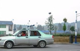 钢安驾校