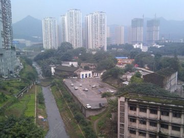 龙福驾校.