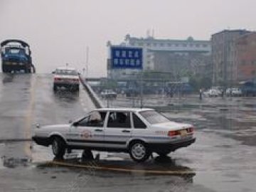 胜威驾校