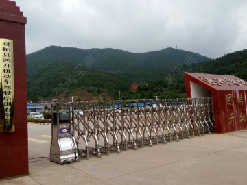 鸿升驾校.
