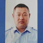 贾思一