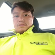 左方亮