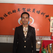 吴龙英