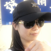 李亮