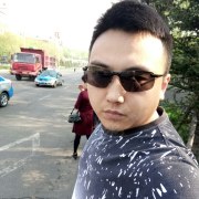 何朋
