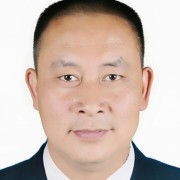 何大君