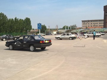 鑫通驾校.