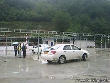 驰骋驾校.