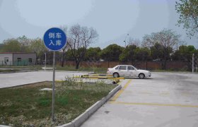 骏马驾校