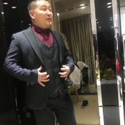 罗伟