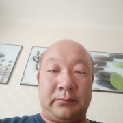 李国年