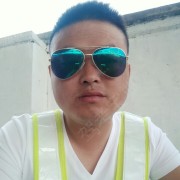 刘小东