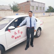 何霄鹏