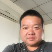 李伟