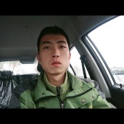 王明
