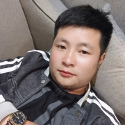 李伟