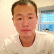 王震
